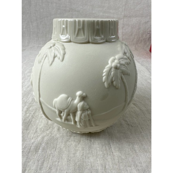 Lenox Christmas Nativity Candle Holder Votive Porcelain Ornamental Glow NWB - Picture 4 of 12